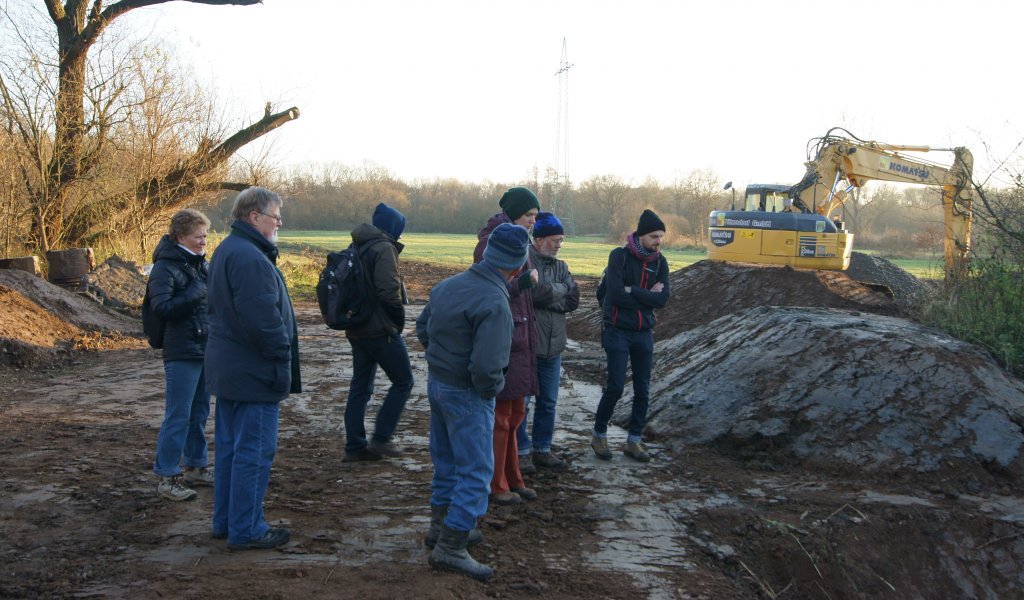 Beim Tag der offenen Baustelle konnte man den Fortschritt der Arbeiten in Augenschein nehmen und über die weiteren Pläne im Rahmen des Projekts ins Gespräch kommen. | Foto: René Sievert I NABU Leipzig